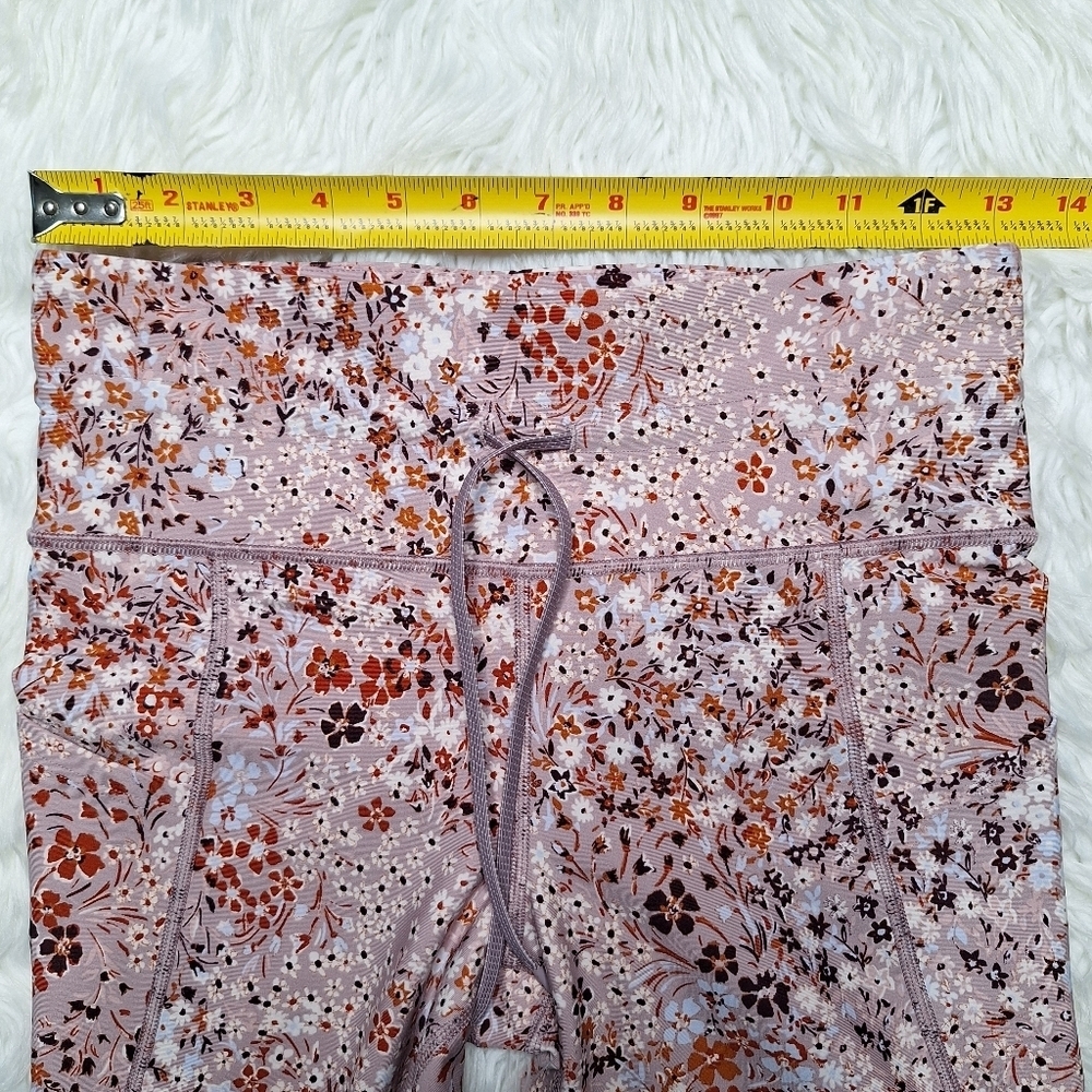 GapFit High Rise Blackout Full Length Leggings in Purple Lavender Floral - Picture 6 of 14